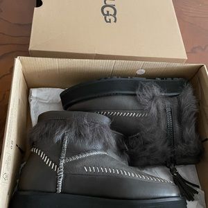 Ugg Fluff Punk Boots NEW!!! Eskimo style Fur W/box size 5